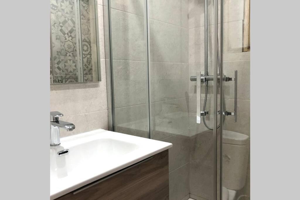 M5 Cool Terrace. Metro 1 Min. Center 15' By Metro Apartment Esplugues de Llobregat Ngoại thất bức ảnh